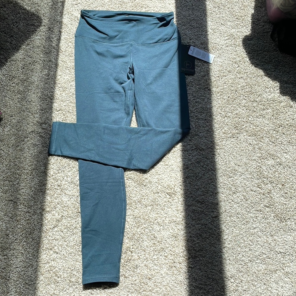 Yoga/hiking/workout pants. Fleece lined. Size M. NWT. Color:blue/green